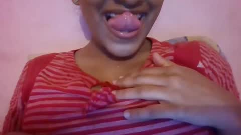 Snapshot of imlovelyrose chatting on December 1, 5:02 pm ROSE online show from December 1, 5:02 pm