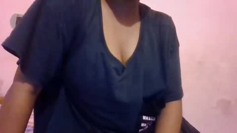 Snapshot of imlovelyrose chatting on December 6, 11:44 am ROSE online show from December 6, 11:44 am