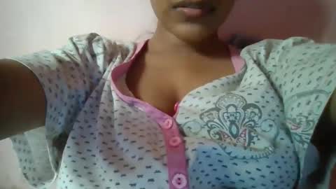 Snapshot of imlovelyrose chatting on December 11, 9:09 am ROSE online show from December 11, 9:09 am