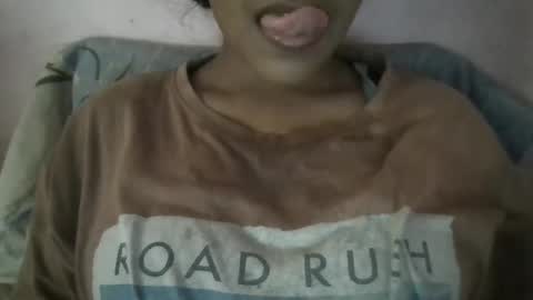 Snapshot of imlovelyrose chatting on December 14, 5:18 am ROSE online show from December 14, 5:18 am