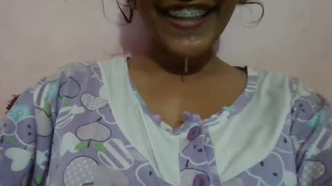 Snapshot of imlovelyrose chatting on December 19, 2:13 pm ROSE online show from December 19, 2:13 pm