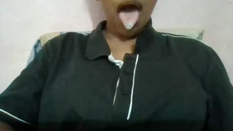 Snapshot of imlovelyrose chatting on December 21, 1:58 am ROSE online show from December 21, 1:58 am