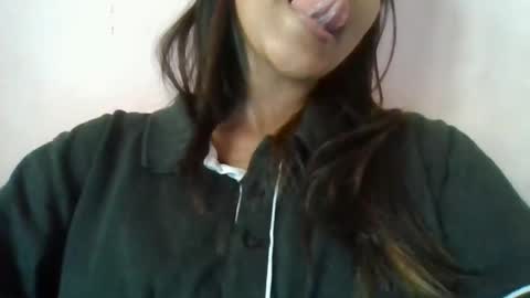 Snapshot of imlovelyrose chatting on January 7, 4:50 am ROSE online show from January 7, 4:50 am