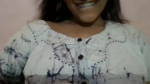 Snapshot of imlovelyrose chatting on January 16, 5:55 pm ROSE online show from January 16, 5:55 pm