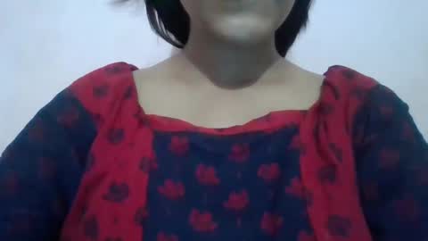 Snapshot of imlovelyrose chatting on January 31, 3:33 pm ROSE online show from January 31, 3:33 pm