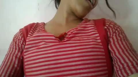 Snapshot of imlovelyrose chatting on February 2, 9:40 am ROSE online show from February 2, 9:40 am