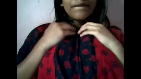 Snapshot of imlovelyrose chatting on March 12, 3:35 am ROSE online show from March 12, 3:35 am