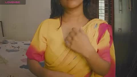 Snapshot of imlovelyrose chatting on September 12, 4:23 am ROSE online show from September 12, 4:23 am