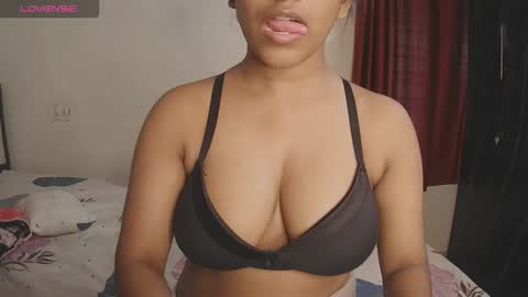 Snapshot of imlovelyrose chatting on September 20, 2:45 am ROSE online show from September 20, 2:45 am