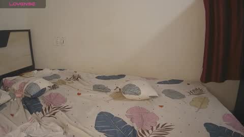 Snapshot of imlovelyrose chatting on September 22, 12:29 pm ROSE online show from September 22, 12:29 pm