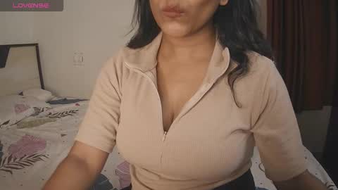 Snapshot of imlovelyrose chatting on September 28, 12:21 pm ROSE online show from September 28, 12:21 pm