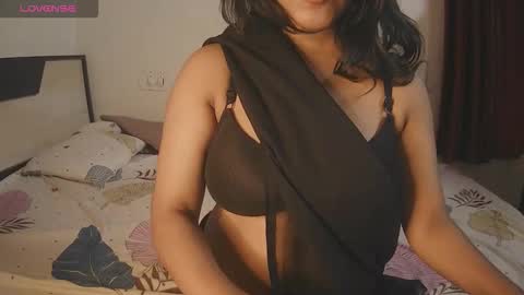 Snapshot of imlovelyrose chatting on September 29, 12:10 pm ROSE online show from September 29, 12:10 pm