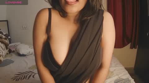 Snapshot of imlovelyrose chatting on October 5, 11:52 am ROSE online show from October 5, 11:52 am