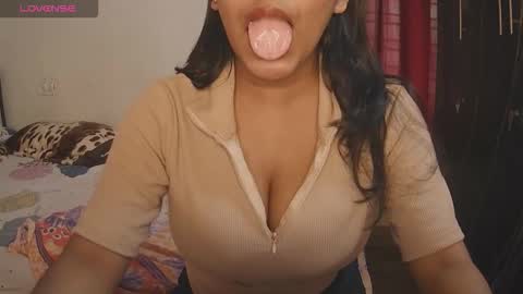 Snapshot of imlovelyrose chatting on October 8, 8:34 am ROSE online show from October 8, 8:34 am