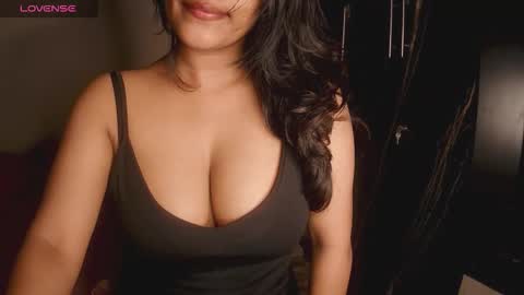 Snapshot of imlovelyrose chatting on October 16, 8:10 pm ROSE online show from October 16, 8:10 pm