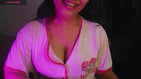 Snapshot of imlovelyrose chatting on October 29, 1:13 pm ROSE online show from October 29, 1:13 pm