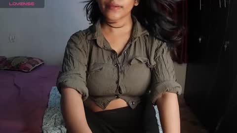 Snapshot of imlovelyrose chatting on November 5, 1:11 pm ROSE online show from November 5, 1:11 pm