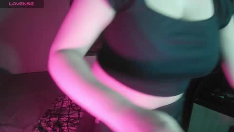 Snapshot of imlovelyrose chatting on November 10, 6:51 pm ROSE online show from November 10, 6:51 pm