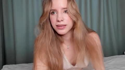 Snapshot of imogensy chatting on February 3, 4:57 am my name Imo Fansly online show from February 3, 4:57 am