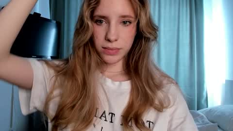 Snapshot of imogensy chatting on February 18, 8:49 am my name Imo Fansly online show from February 18, 8:49 am