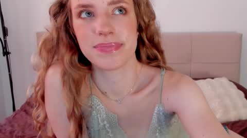 Snapshot of imogensy chatting on September 14, 9:08 am my name Imo Fansly online show from September 14, 9:08 am