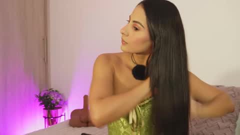 Snapshot of imvickyrachell_ chatting on October 21, 1:34 pm imvickyrachell_ online show from October 21, 1:34 pm
