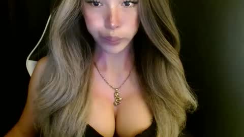 Queen Gwen online show from October 30, 12:45 am