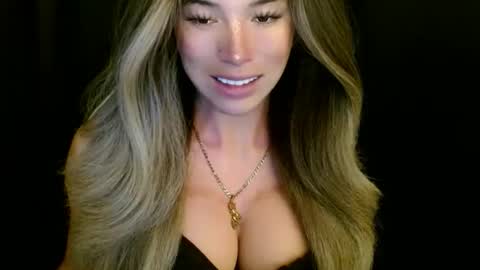 Queen Gwen online show from November 19, 8:53 pm