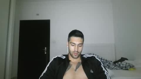 Snapshot of imyouroniichan chatting on October 31, 9:43 am imyouroniichan online show from October 31, 9:43 am