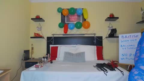 inannalove online show from February 8, 7:27 pm