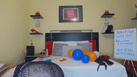 inannalove online show from February 25, 8:19 pm