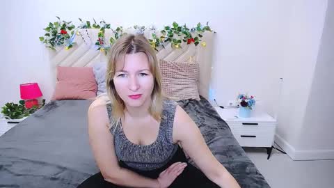 incredible_ariela online show from October 22, 6:57 am
