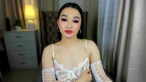 indestructabletrixie online show from December 20, 3:00 pm