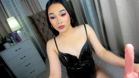 indestructabletrixie online show from December 24, 4:40 pm