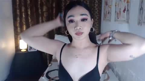 indestructabletrixie online show from January 7, 12:34 am