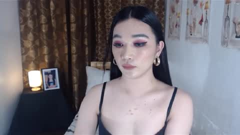 indestructabletrixie online show from January 10, 2:35 am