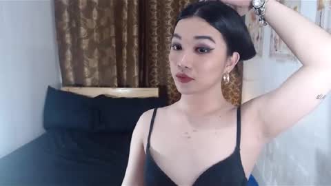 indestructabletrixie online show from January 24, 6:25 pm