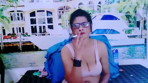 Femiez online show from January 3, 9:04 am