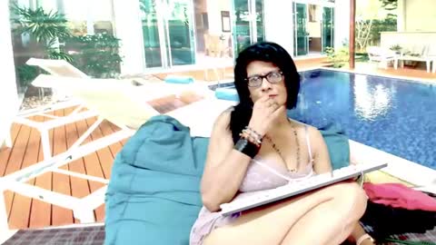 Femiez online show from January 25, 7:06 am