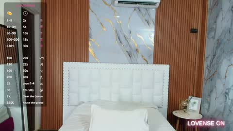 LITTLE AINHOA  online show from December 20, 8:34 pm