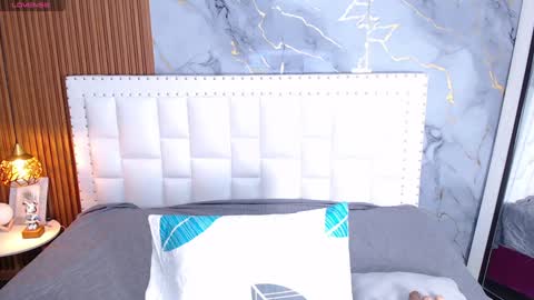 LITTLE AINHOA  online show from January 24, 7:49 pm