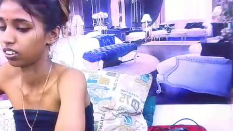 indiansexyslender4u2luv online show from November 21, 5:17 am