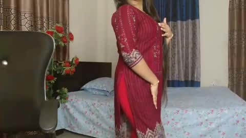 tina online show from November 24, 12:27 pm