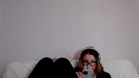 Indigo Elle online show from March 8, 2:01 am