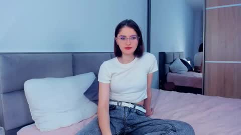 Kira online show from October 28, 4:16 am