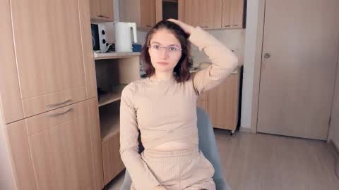 Kira online show from November 13, 4:11 am