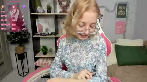 Snapshot of inferno_mia chatting on December 15, 1:37 pm Mia online show from December 15, 1:37 pm