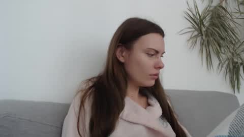 Snapshot of infinitiq45 chatting on December 26, 11:32 am Sweet girl online show from December 26, 11:32 am