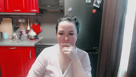 Snapshot of infinity_loveliness chatting on December 18, 6:43 am Infinity online show from December 18, 6:43 am