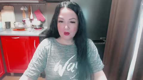 Snapshot of infinity_loveliness chatting on December 19, 8:23 am Infinity online show from December 19, 8:23 am